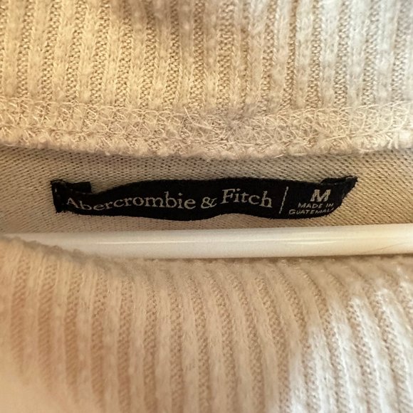 Soft Cream Colored Abercrombie Mock Neck Sweater Size Medium - Picture 3 of 4